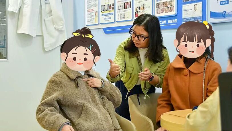 集采落地显温度，仁品仁术护听力：人工耳蜗